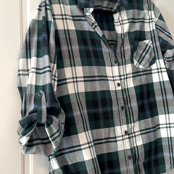 100% Cotton lightweight plaid button down - Picture 2 of 2